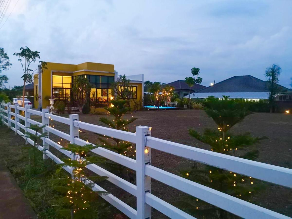 Colorful Pool Villa, Chiang Rai, Thailand Exterior foto